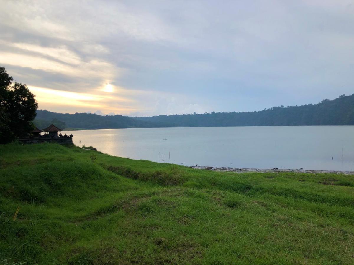 Buyan Lodge Lake View Villa Бедугул Экстерьер фото