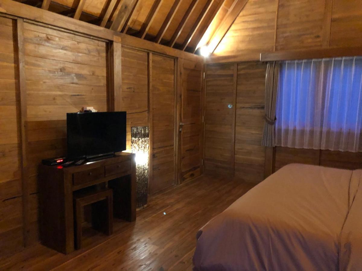 Buyan Lodge Lake View Villa Бедугул Экстерьер фото